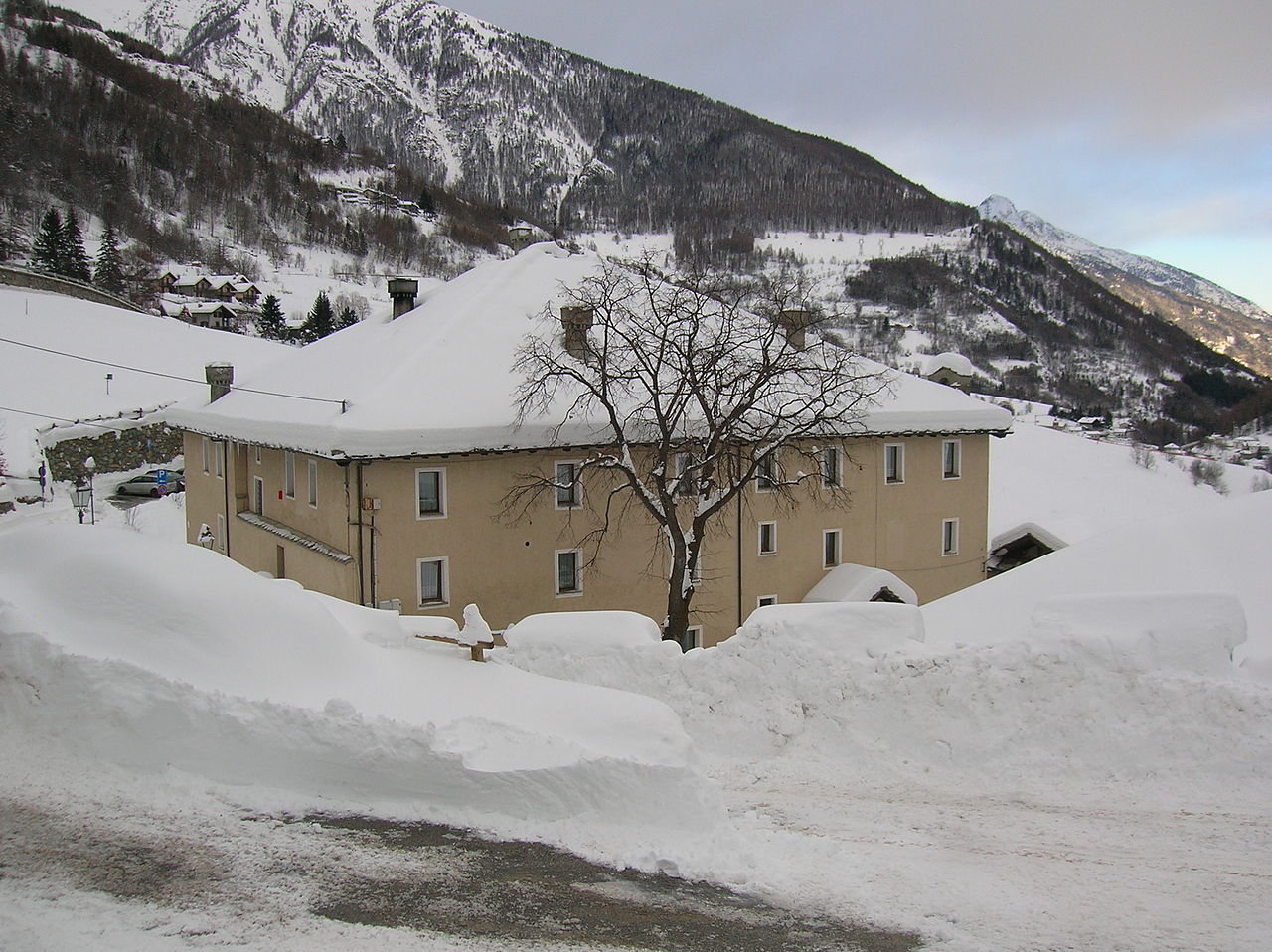 1280px-Esterno_Château_Verdun_inverno_1